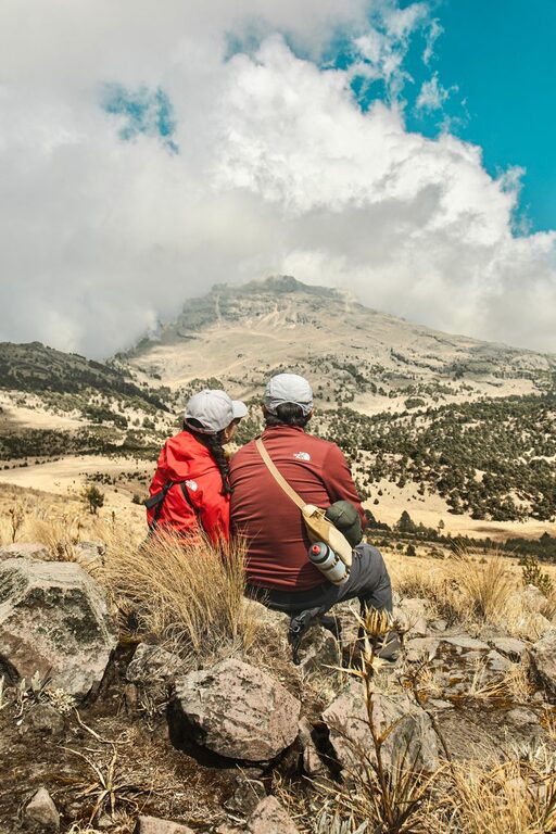 Cómo organizar viajes y escapadas para mayores con poco presupuesto y muchas ganas de aventura